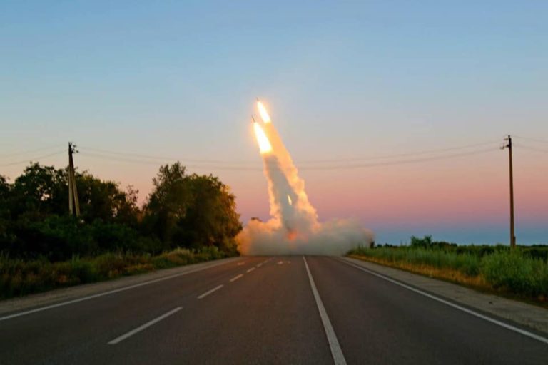 HIMARS już na Zaporożu: ukraińskie wojsko pokazało działanie systemów rakietowych /film/