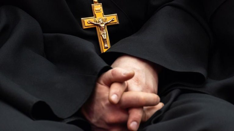 Dziennikarz Gościa Niedzielnego o braku precyzji Państwowej Komisji ds. Pedofilii