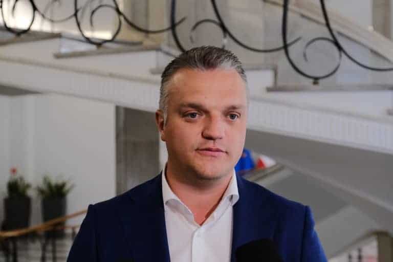 Szczepan Wójcik ma kłopoty? „Aktywiści chcą włamać się na moją fermę”