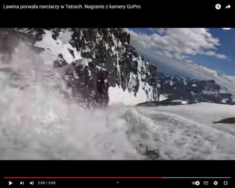 Nagranie z kamery GoPro ukazujące moment porwania dwóch narciarzy przez lawinę Tatrach