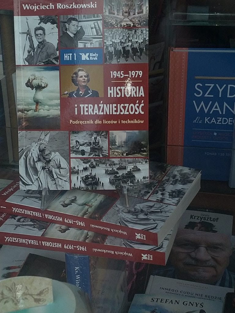 Podręcznik do Historii i Teraźniejszości zostanie ocenzurowany? „Biały Kruk” usuwa fragment