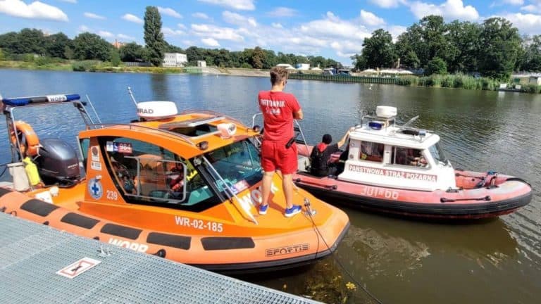 Ratownicy wyłowili z Odry „martwą kobietę”. Szokujący finał
