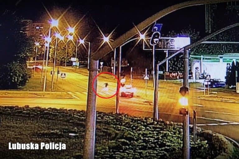 Zielona Góra: Koszmarny wypadek na przejściu dla pieszych zarejestrowany przez kamerę monitoringu