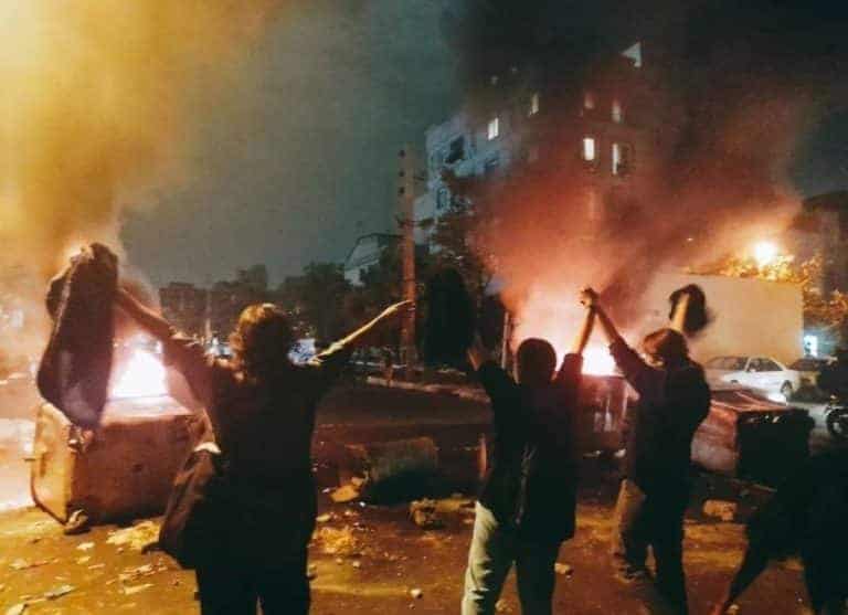 Iran: Protesty i starcia z policją w całym kraju