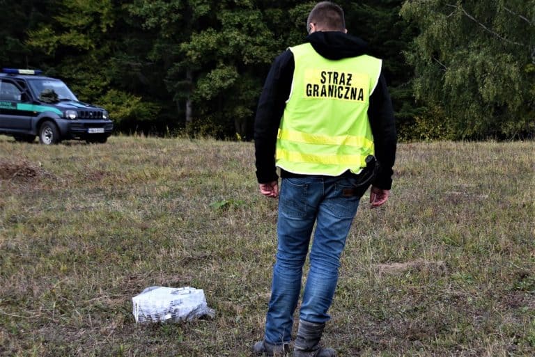 Kreatywność przemytników przekracza granice: Te papierosy…”spadły z nieba”