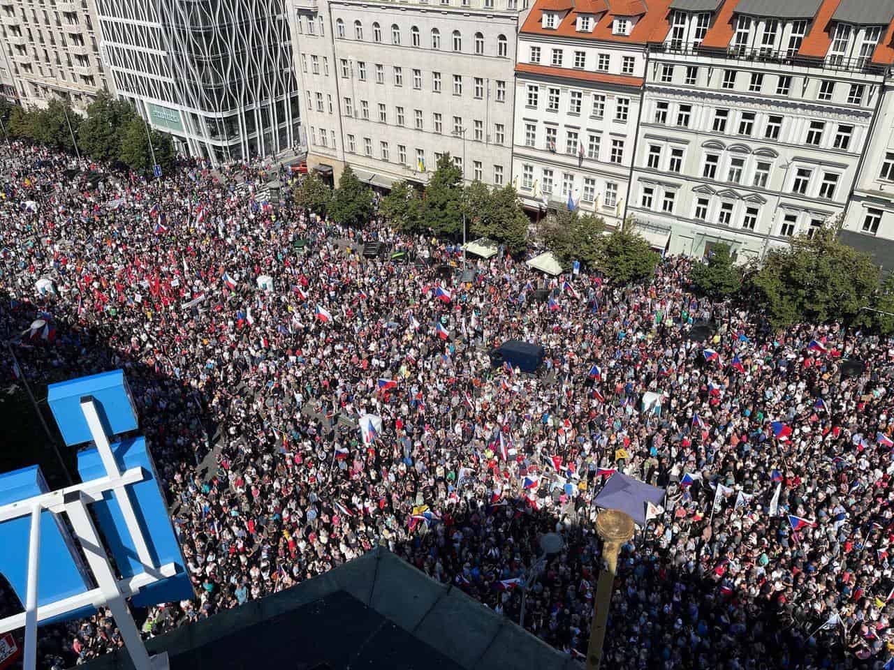 Ogromne protesty w Czechach przeciwko podwyżkom cen prądu /filmy/