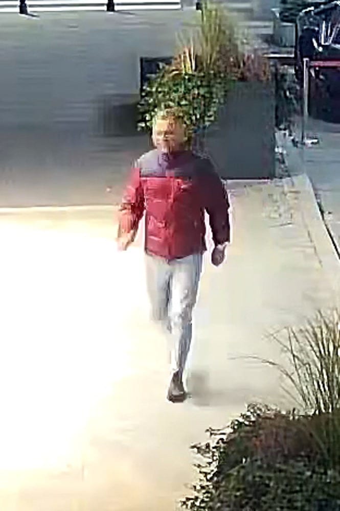 Skakał po lamborghini za kilka milionów. Policja szuka tego mężczyzny