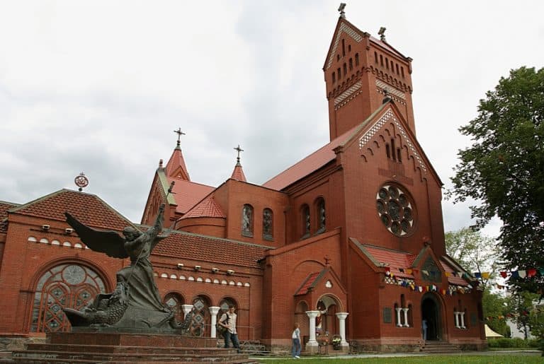 Białoruś: Władze odbierają katolikom najważniejszą świątynię Mińska