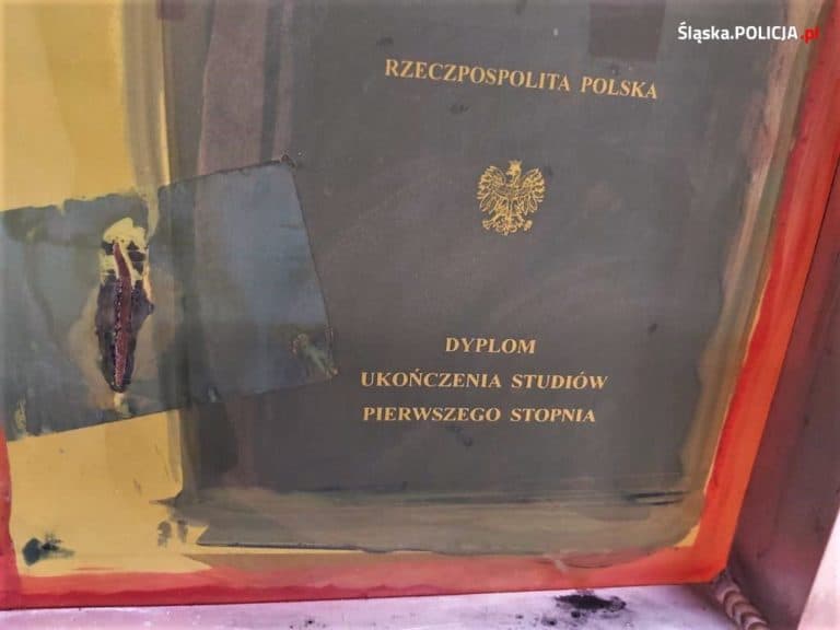 Katowiccy policjanci zlikwidowali wytwórnię fałszywych dokumentów