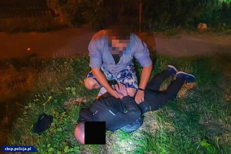 Funkcjonariusze CBŚP zatrzymali Gruzinów, którzy usiłowali włamać się do kantoru