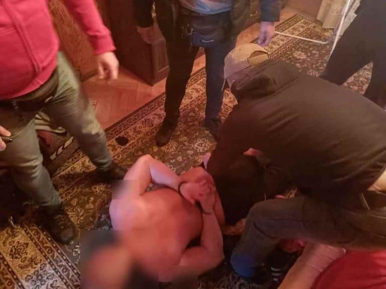 Nożownik szalał na stacji benzynowej w Ostrołęce