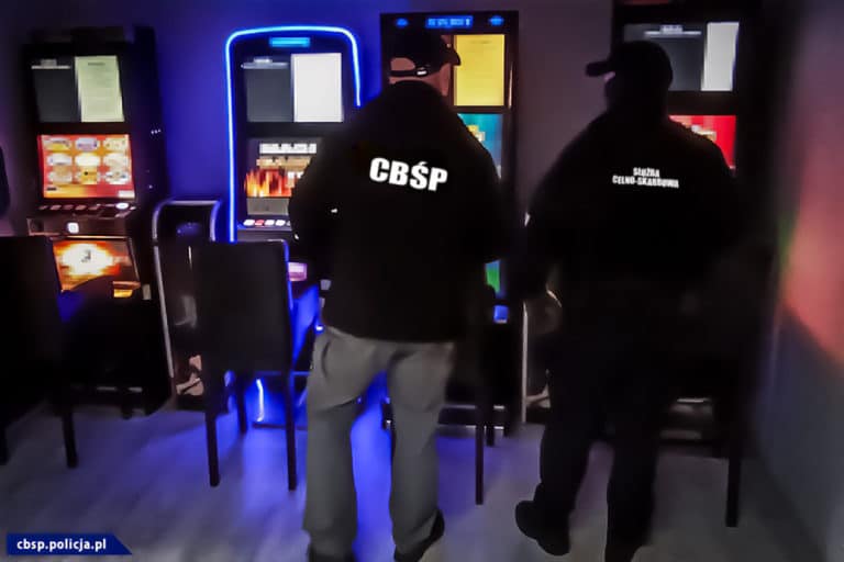 Funkcjonariusze CBŚP i KAS dokonali nalotu na nielegalne kasyno w Rzeszowie