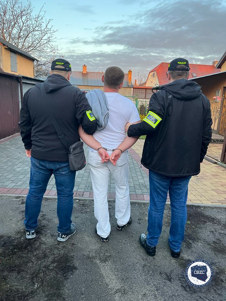 Mocne uderzenie policji w środowisko pedofilów