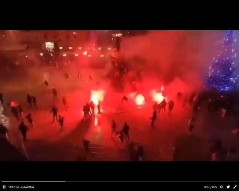 W półfinale MŚ Francja pokonała Maroko. Arabscy kibice dali upust złości we… francuskich miastach