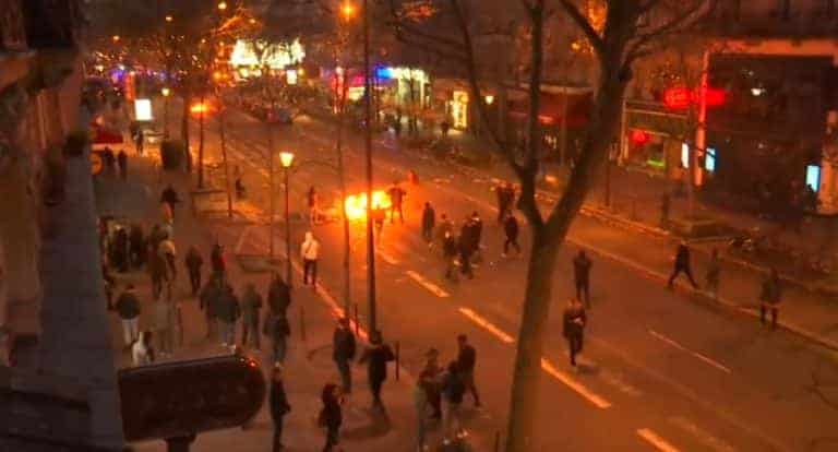Kurdowie przekształcili Paryż w pole bitwy /filmy/