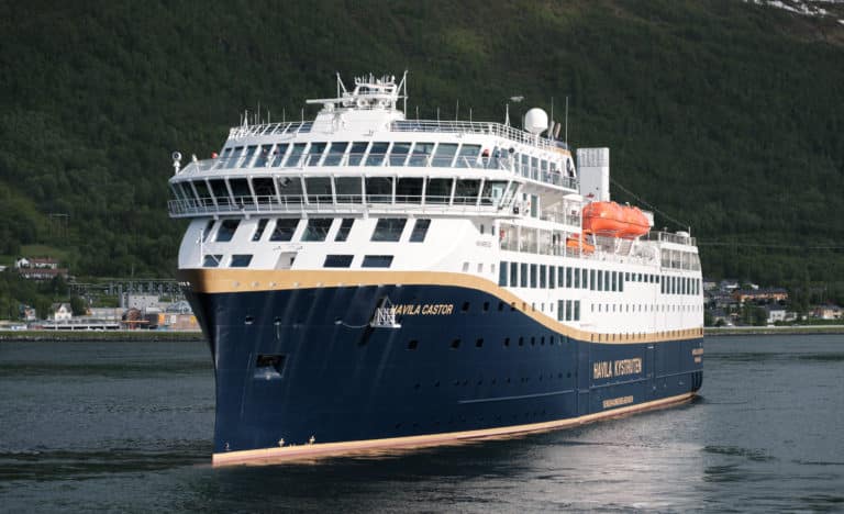 Auta elektryczne nie wjadą na prom? Jest decyzja norweskiego przewoźnika