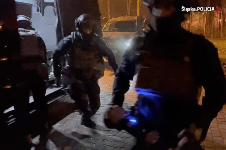 Spektakularna akcja policyjnych kontrterrorystów w Katowicach /film/