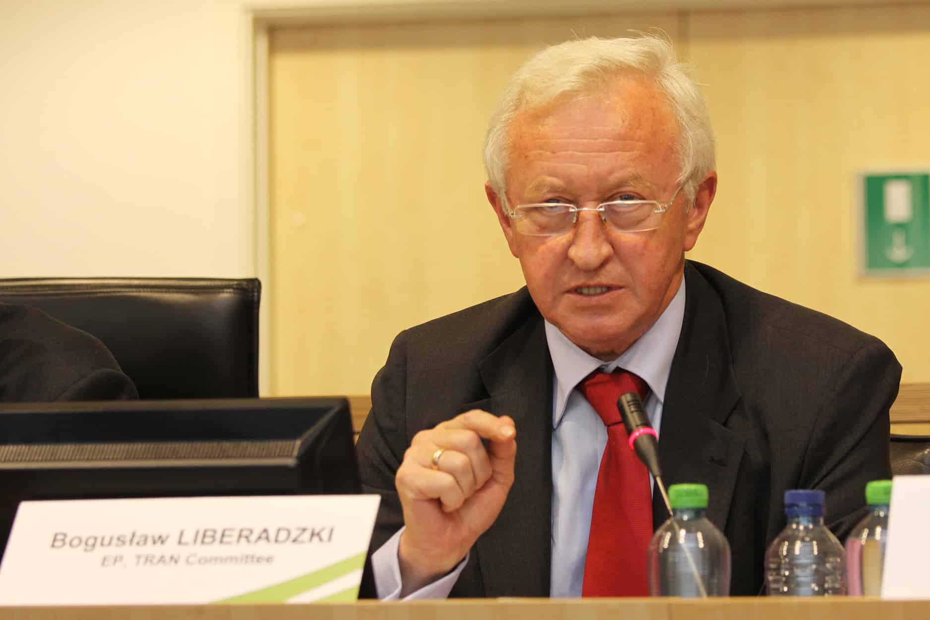 Europoseł Nowej Lewicy może mieć kłopoty. W tle oskarżenia o mobbing