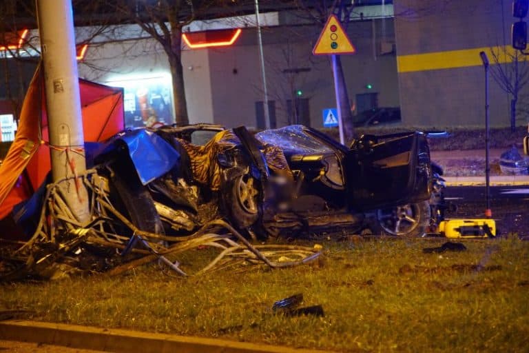 Tragiczny wypadek w Lublinie. Troje nastolatków nie żyje, czwarty walczy o życie