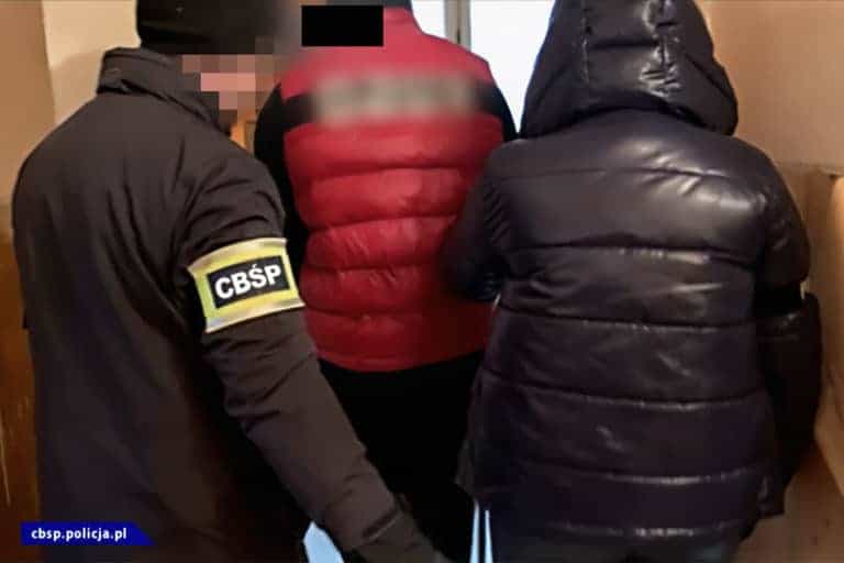 Mocne uderzenie CBŚP w błoński narkobiznes /film/