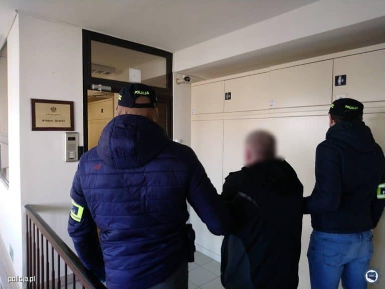 Policjanci udaremnili próbę uprowadzenia dziecka przez pedofilów