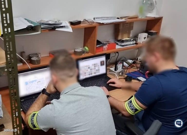 Udostępnił w sieci 16 tys. plików z dziecięcą pornografią