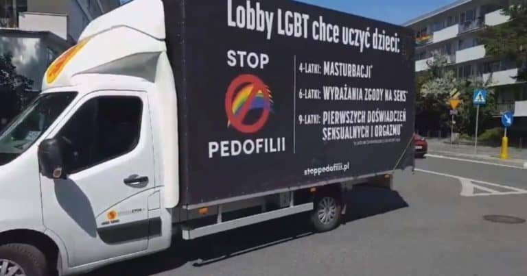 Wyrok 30.000 zł dla kierowcy furgonetki za mówienie o związkach LGBT z pedofilią