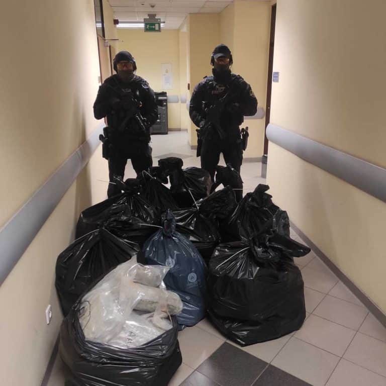 Policja przejęła prawie 130 kg narkotyków o wartości 6 mln. zł. Trzech mężczyzn trafiło do aresztu