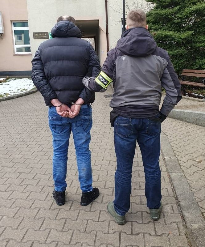 Łódź: Gruzin próbował okraść pasażerkę tramwaju i groził nożem motorniczemu