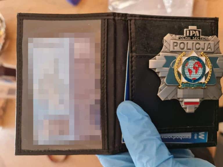 Podawali się za policjantów, podczas napadów byli bardzo brutalni