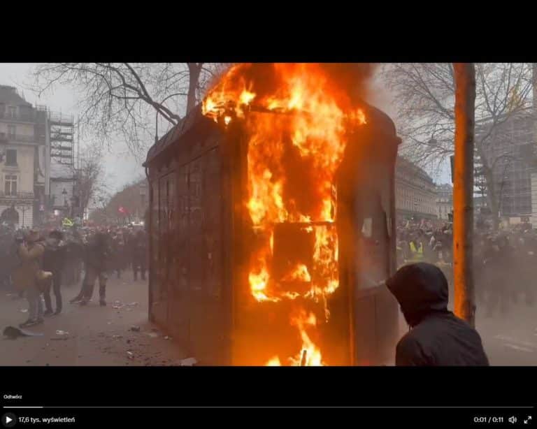 Gwałtowne starcia demonstrantów z policją na ulicach Paryża i innych francuskich miast /filmy/