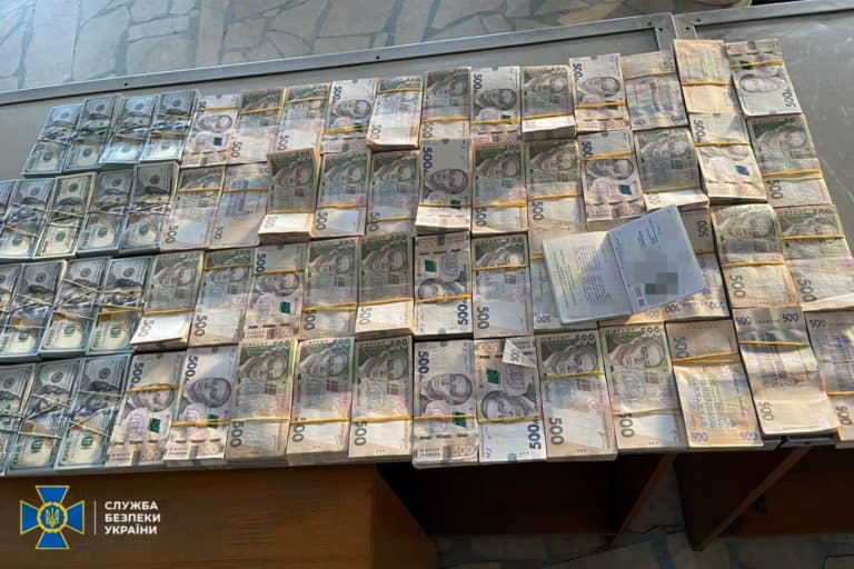Próbowali wwieźć na Ukrainę równowartość 37 mln hrywien w gotówce
