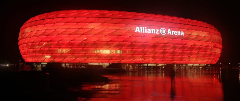 Niemiecka policja przeszukała Allianz Arenę i biuro Bayernu Monachium