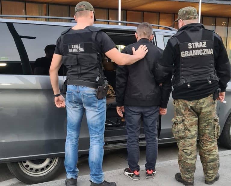 Wyższe kary dla cudzoziemców, którzy organizują lub pomagają w organizowaniu nielegalnego przekroczenia granicy