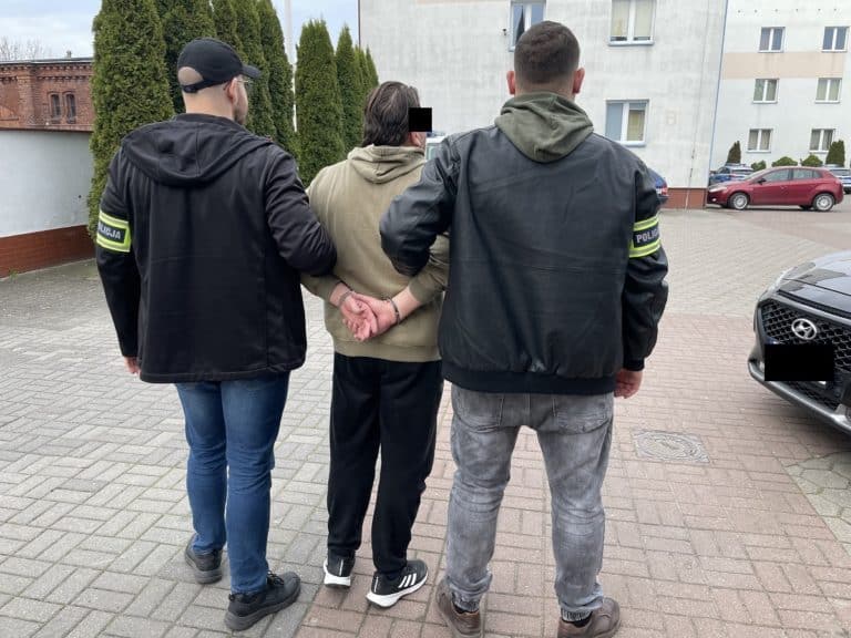 Szereg zarzutów usłyszał 48-latek, który dokonywał oszustw na terenie kilku powiatów