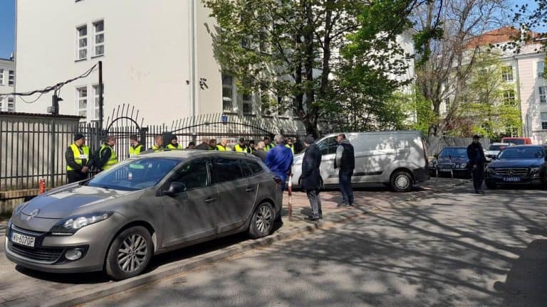Warszawa. Miasto przejmuje rosyjską szkołę