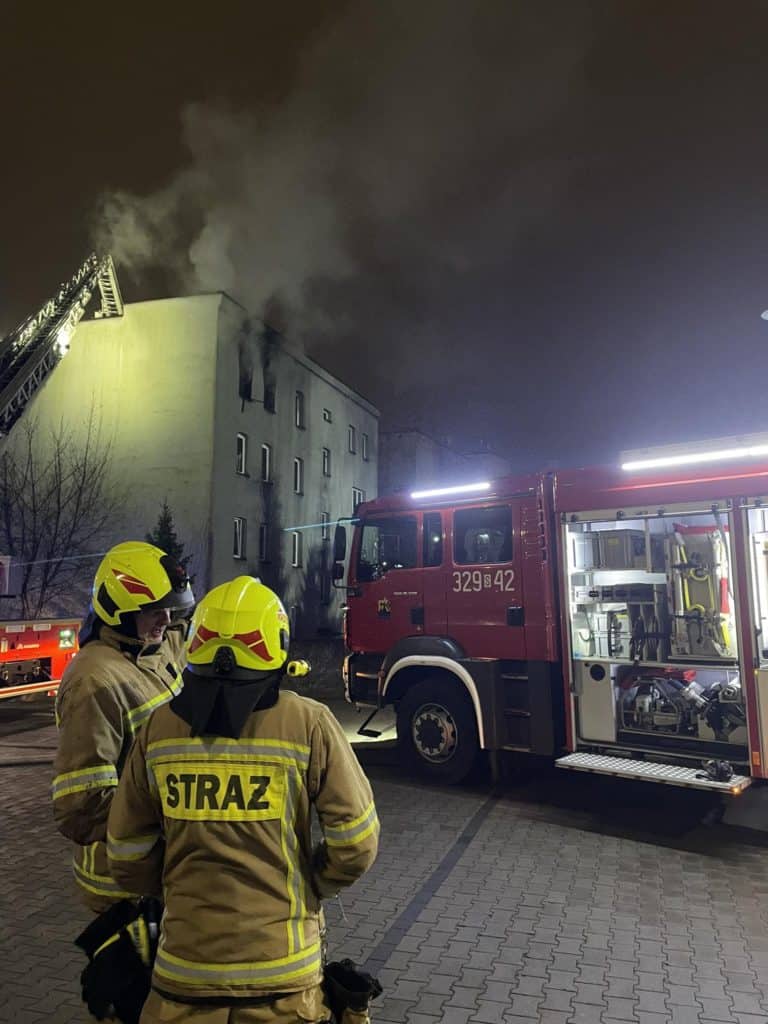 Pożar pustostanu w Katowicach. Jedna osoba nie żyje