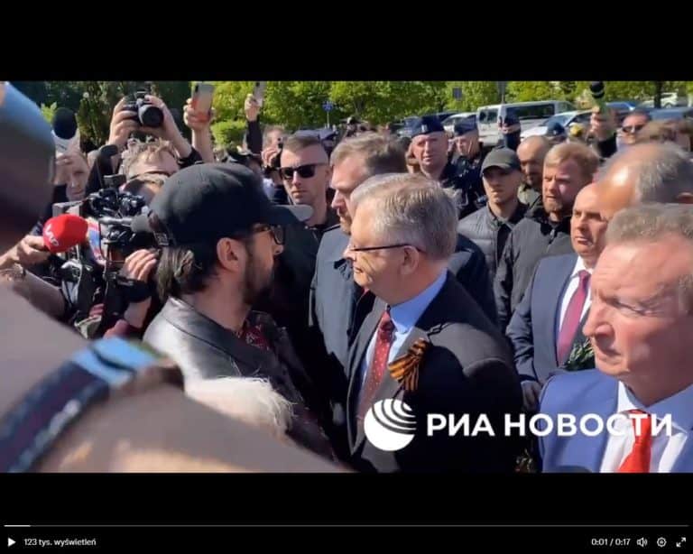 Ambasador Rosji nie zdołał złożyć wieńca pod Mauzoleum Żołnierzy Radzieckich w Warszawie