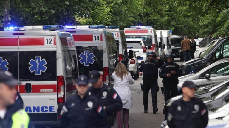 Zamach w szkole podstawowej w Belgradzie. Jest wiele ofiar