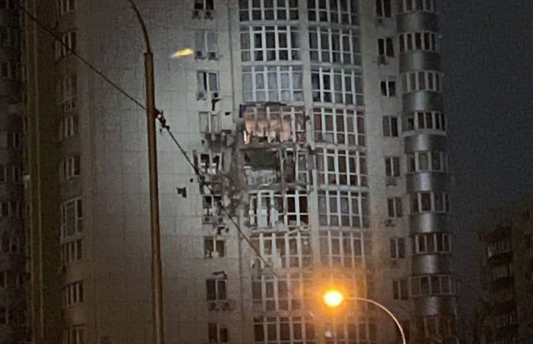 W nocy Rosjanie atakowali Kijów Szahedami. Wszystkie zestrzelono, ale spadając poczyniły one szkody