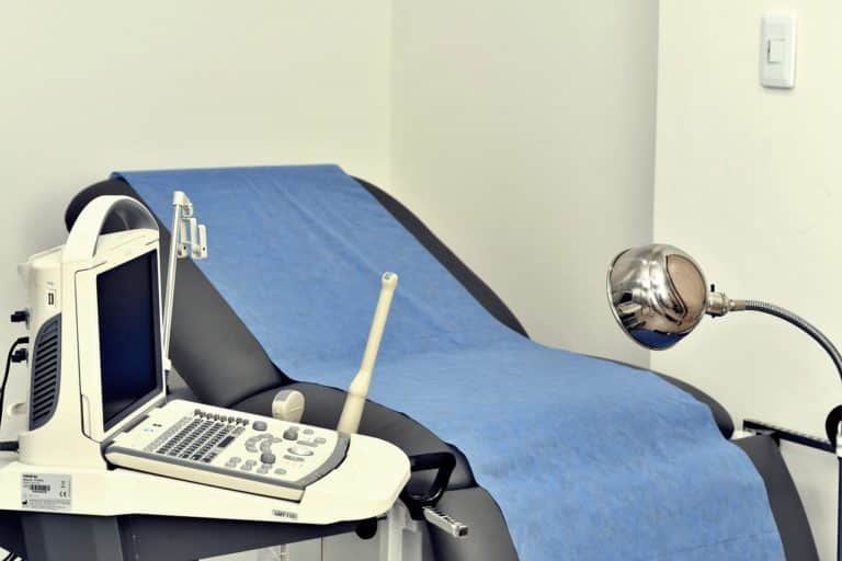 Polskie Towarzystwo Ginekologów i Położników miażdży tezy aborcjonistów