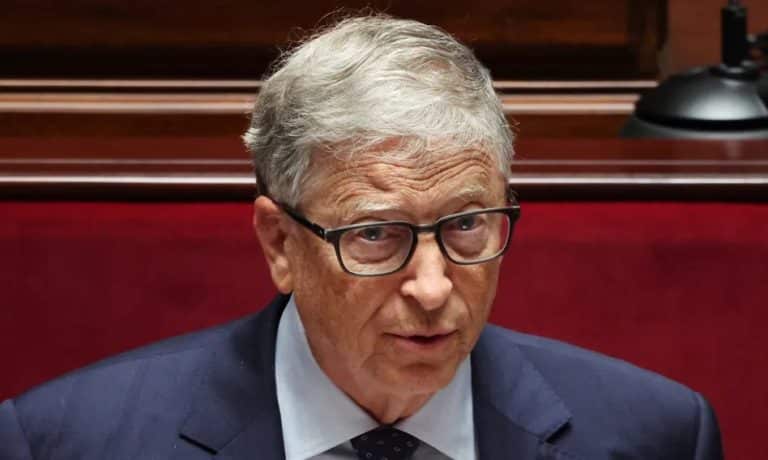 Bill Gates nakarmi gojów sztucznym mięsem. Jest zgoda