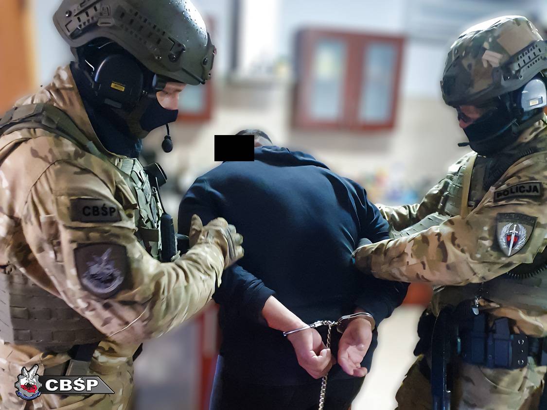 Kolejne uderzenie służb w gang akcyzowy. Zatrzymano pięciu podejrzanych