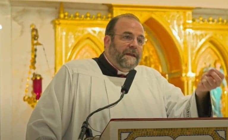 Amerykański ksiądz występuje przeciwko modernizmowi. Chce Kościoła katolickiego, nie synodalnego