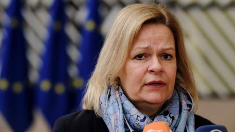 Niemiecka szefowa MSW domaga się nadania praw wyborczych nachodźcom