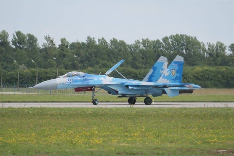 Ukraiński pilot ukradł samolot Su-27 i wylądował w Rosji