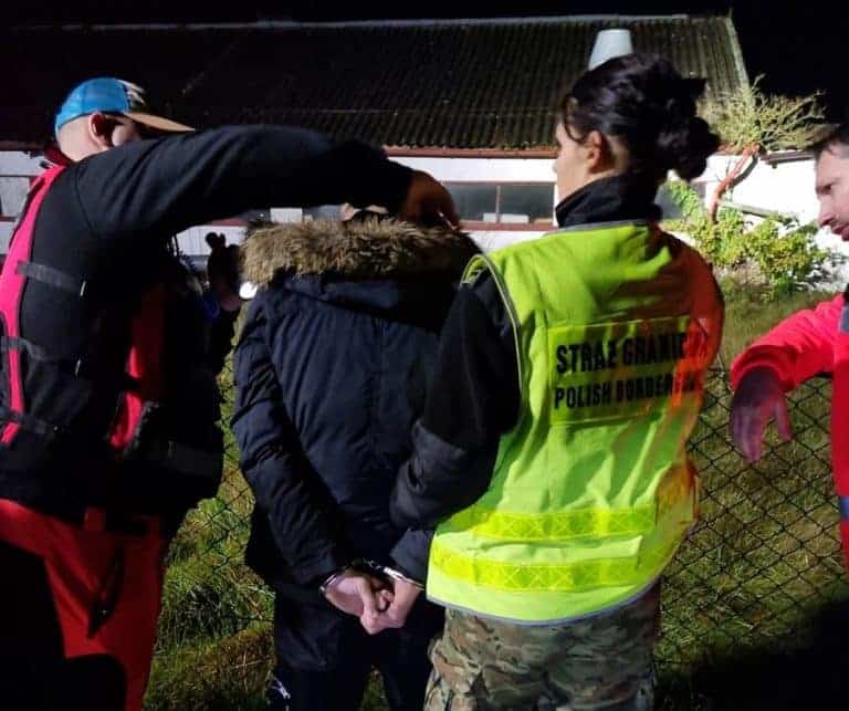 Naćpany Ukrainiec przemycał nachodźców. Gdy go zatrzymano, wyciągnął nóż
