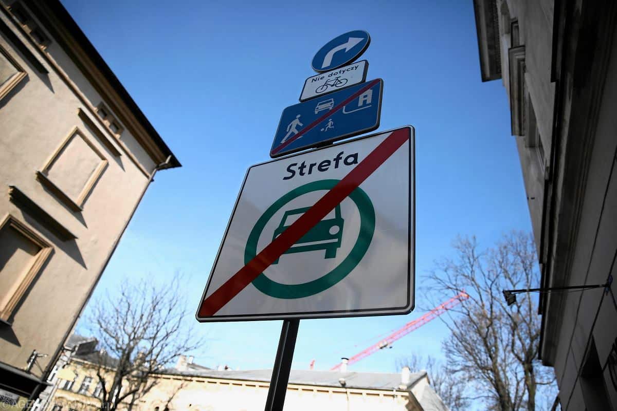 Zieloni komuniści niszczą Kraków