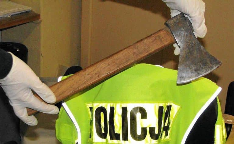 Gdynia: Ukrainiec zaatakował policjantów siekierą
