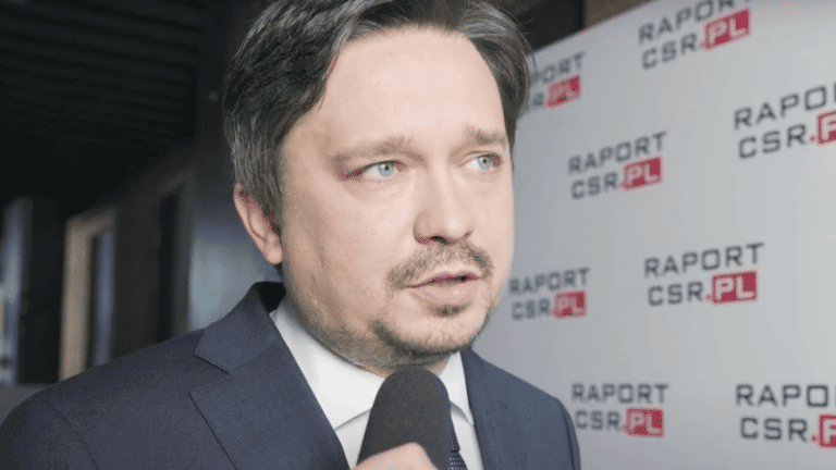 Bodnar i Sienkiewicz nie wpuszczają „nie swoich” dziennikarzy na konferencje prasowe